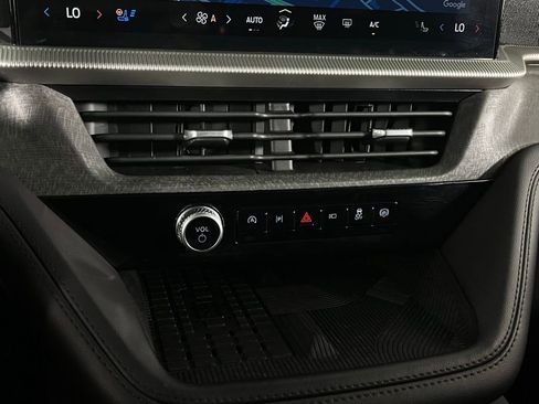 Used 2025 Ford Explorer Platinum w/ LUX Leather Package image 20