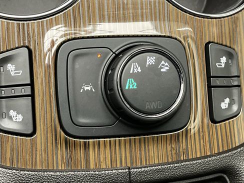 Certified 2023 GMC Acadia SLE w/ Driver Convenience Package image 17