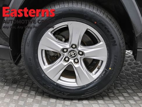 Used 2022 Toyota RAV4 LE image 32