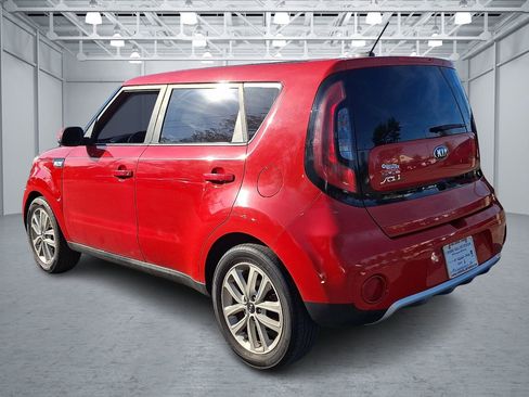 Used 2017 Kia Soul + FWD image 3