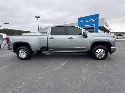 Used 2026 Chevrolet Silverado 3500 High Country w/ Technology Package image 5