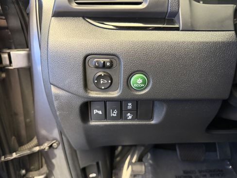 Used 2016 Honda Pilot Touring image 14