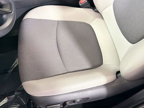 Used 2025 Toyota RAV4 XLE w/ Convenience Package AWD/4WD image 19