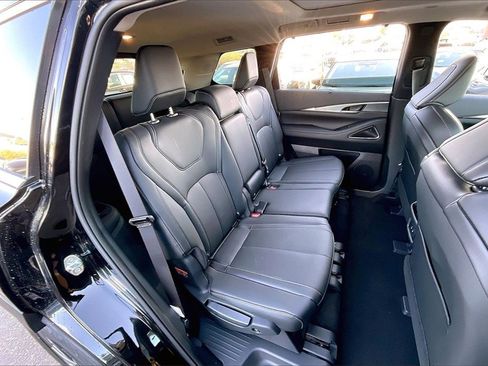 New 2026 INFINITI QX60 Luxe image 10