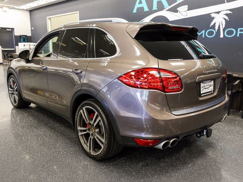 Used 2011 Porsche Cayenne Turbo w/ Premium Pkg Plus image 7