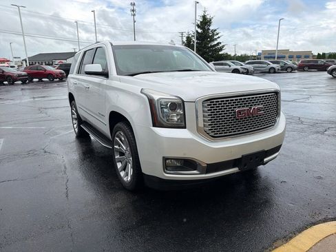Used 2017 GMC Yukon Denali w/ Open Road Package AWD/4WD image 8