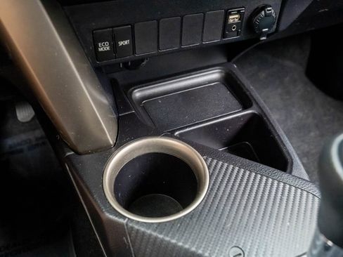 Used 2014 Toyota RAV4 LE image 26