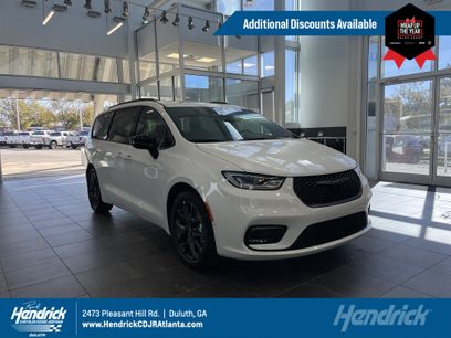 New 2026 Chrysler Pacifica Limited