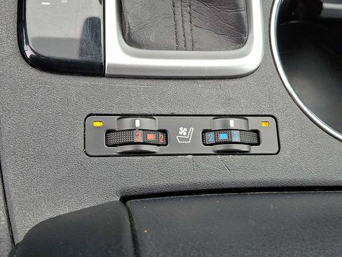 Used 2017 Toyota Highlander Limited Platinum w/ Carpet Mat Package image 24