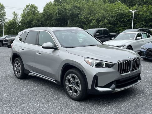 Certified 2025 BMW X1 xDrive28i w/ Technology Package image 3