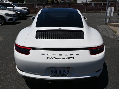 Used 2018 Porsche 911 GT3 RS image 18