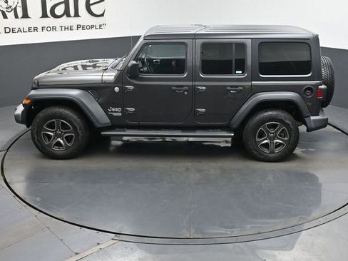 Used 2018 Jeep Wrangler Unlimited Sport S AWD/4WD image 42