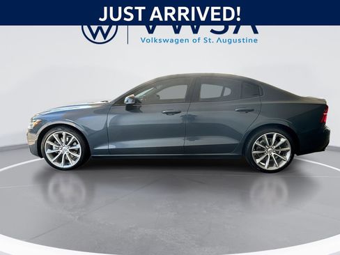 Used 2021 Volvo S60 T5 Momentum w/ Premium Package FWD image 5