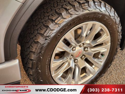Used 2023 GMC Sierra 1500 Denali w/ Technology Package AWD/4WD image 23