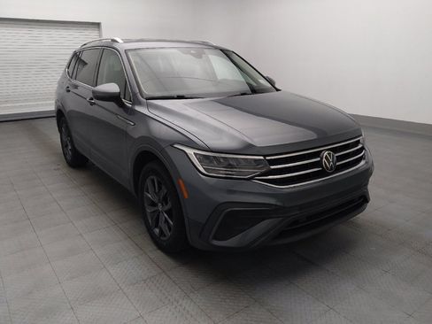 Used 2022 Volkswagen Tiguan SE FWD image 13