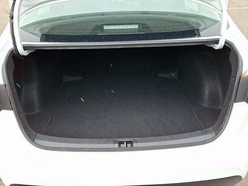 Used 2025 Toyota Corolla LE image 32