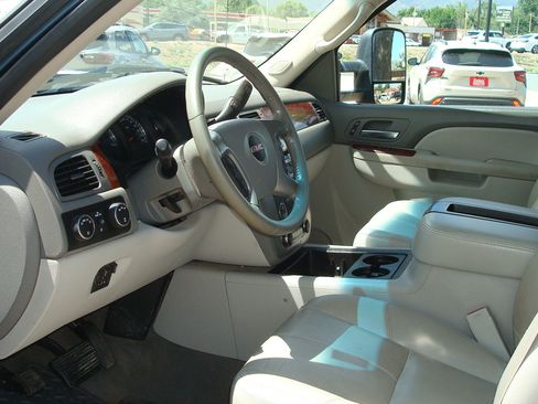 Used 2014 GMC Sierra 2500 SLT w/ SLT Convenience Package AWD/4WD image 8