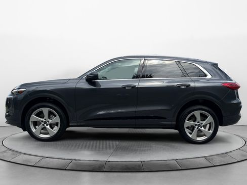 Certified 2025 Audi Q5 Premium Plus AWD/4WD image 4