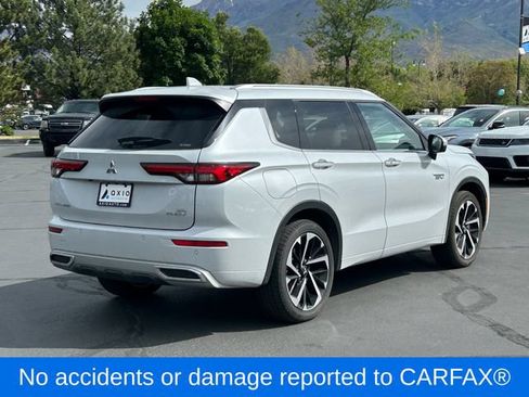 Used 2025 Mitsubishi Outlander 4WD Plug-In Hybrid image 3
