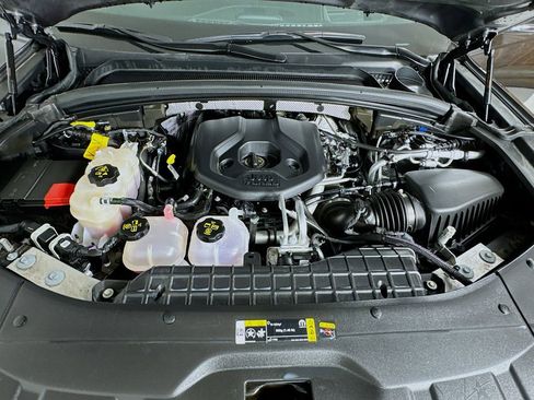 Used 2022 Jeep Grand Cherokee Overland w/ Advanced Protech Group III image 24