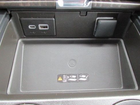Used 2023 GMC Yukon XL Denali w/ LPO, Floor Liner Package AWD/4WD image 21