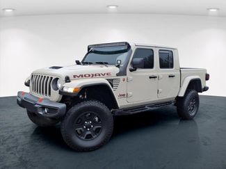 Used 2022 Jeep Gladiator Mojave w/ Trailer Tow Package video 2