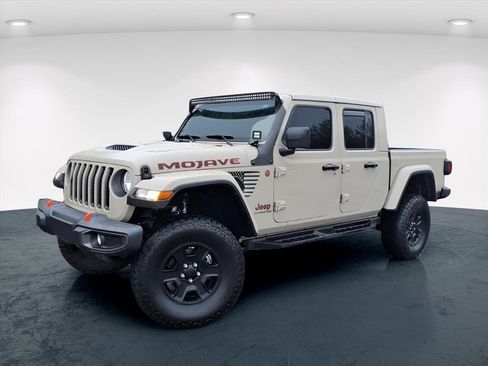 Used 2022 Jeep Gladiator Mojave w/ Trailer Tow Package image 2