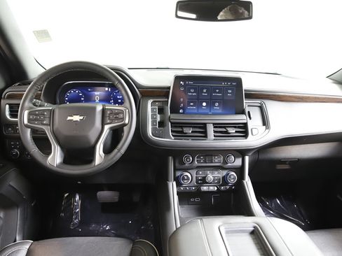 Used 2023 Chevrolet Tahoe Premier AWD/4WD image 12