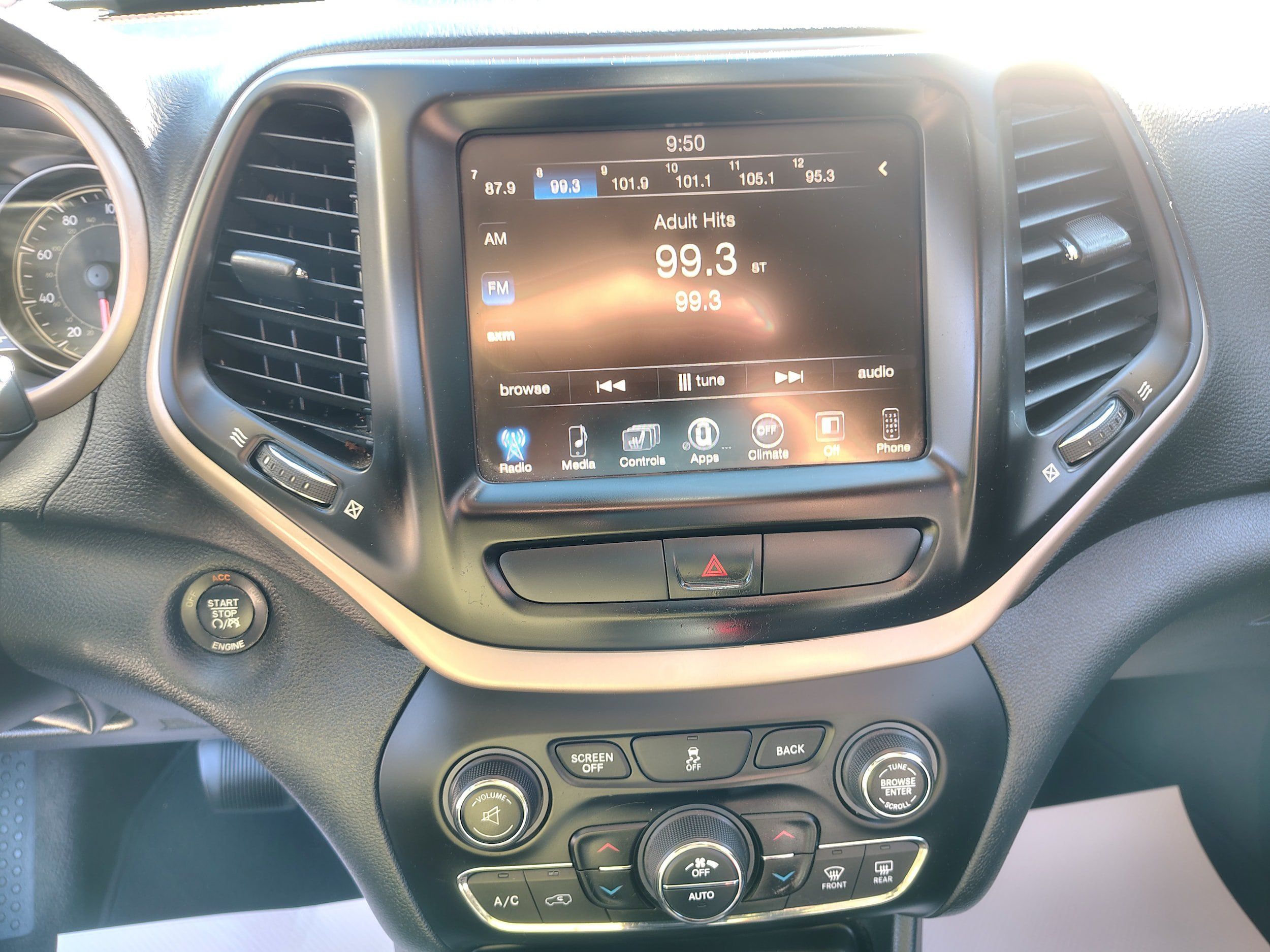 Certified 2016 Jeep Cherokee Limited AWD/4WD image 34