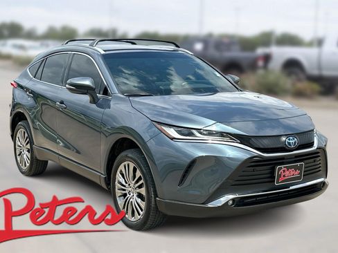 Used 2024 Toyota Venza XLE AWD/4WD image 1