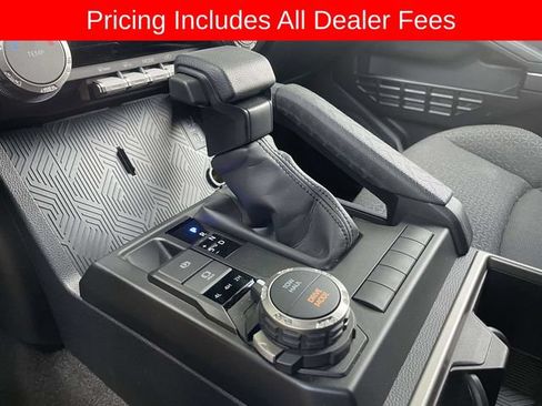 Used 2025 Toyota 4Runner SR5 AWD/4WD image 34