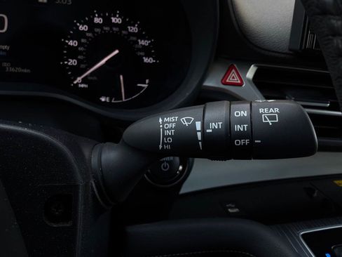 Used 2025 Toyota Sienna XLE FWD image 43