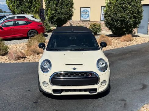 Used 2019 MINI Cooper S w/ Signature Upholstery Package FWD image 4