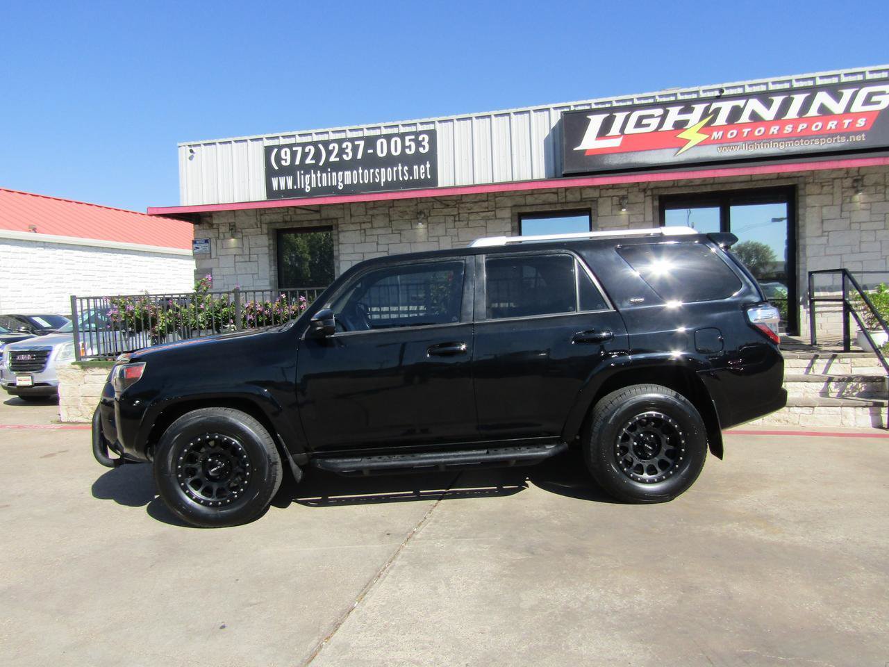 Used 2018 Toyota 4Runner SR5 RWD image 2