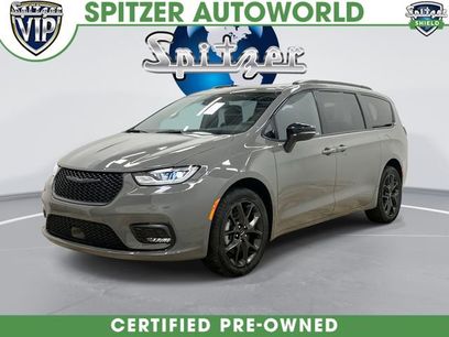 Used 2025 Chrysler Pacifica Limited