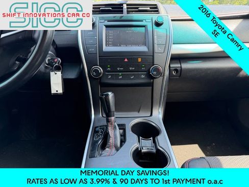 Used 2016 Toyota Camry SE FWD image 11