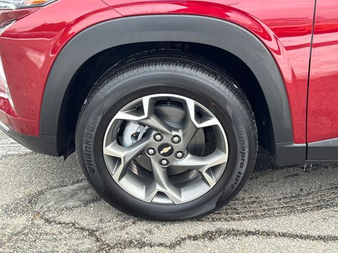 Used 2025 Chevrolet Trax LT w/ Driver Confidence Package image 10