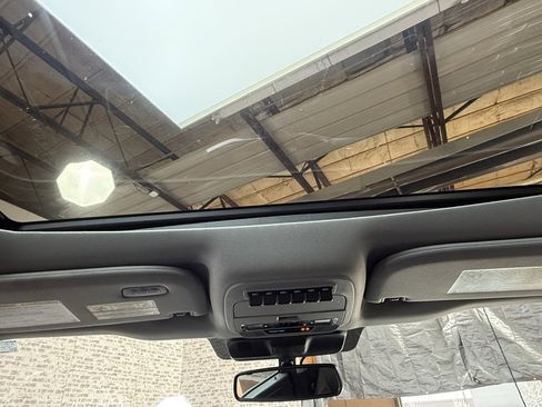 Used 2023 Ford F350 Lariat w/ Tremor Off-Road Package image 22