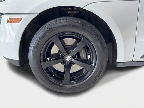 Used 2017 Porsche Macan image 34