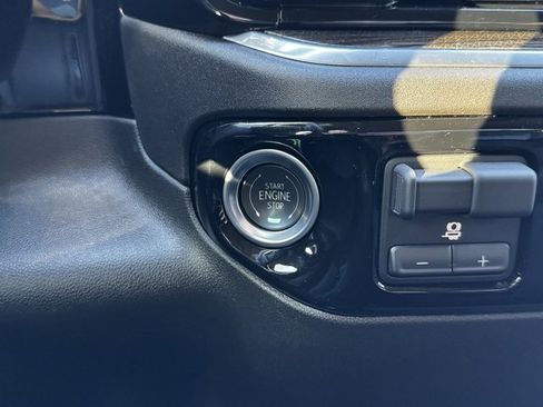 Used 2025 Chevrolet Silverado 3500 LT w/ Convenience Package image 27