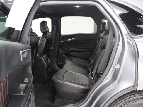 Used 2022 Ford Edge ST-Line image 34