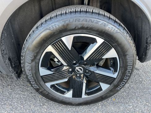 Used 2025 Nissan Kicks SV image 28