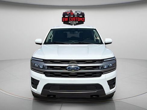 Used 2023 Ford Expedition XLT AWD/4WD image 2