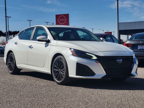 New 2025 Nissan Altima 2.5 SV w/ SV Special Edition Package image 7