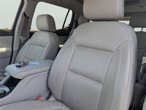 Used 2017 GMC Acadia SLT FWD image 11