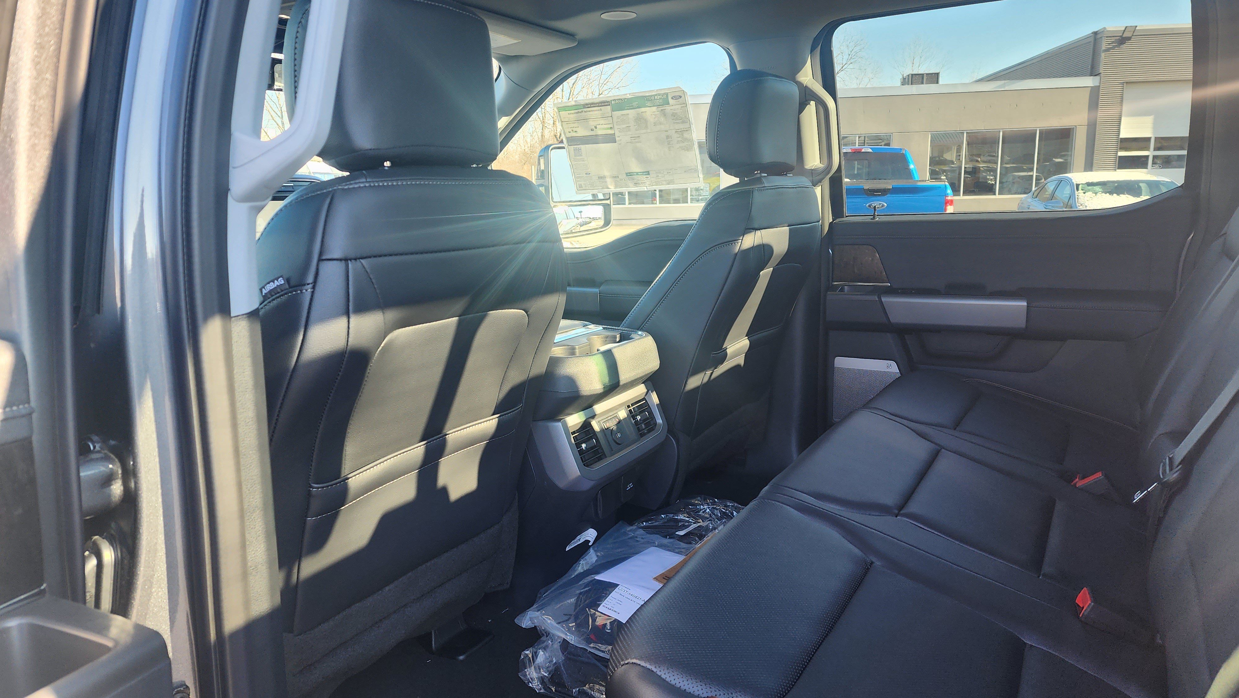 Used 2024 Ford F250 Lariat w/ Lariat Ultimate Package AWD/4WD image 12