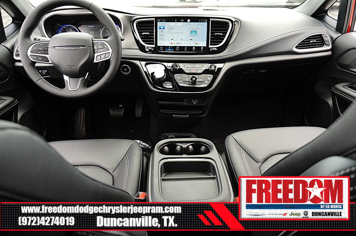 New 2027 Chrysler Pacifica Select FWD image 11
