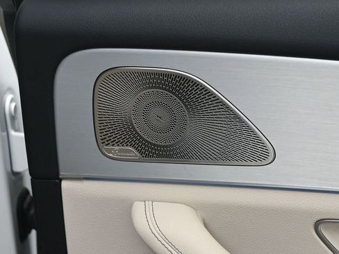 Used 2025 Mercedes-Benz GLS 450 4MATIC image 39