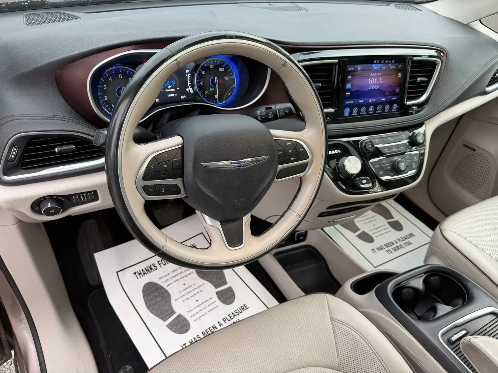 Used 2017 Chrysler Pacifica Limited FWD image 11