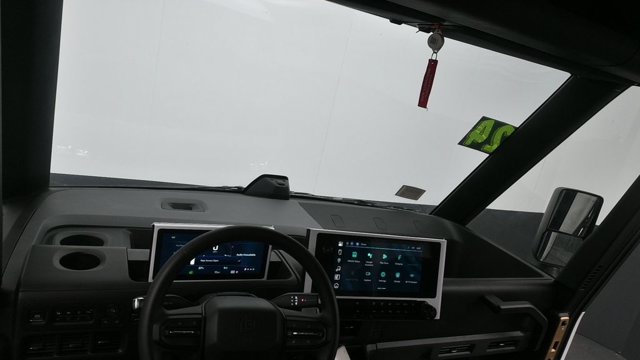 Used 2024 Chevrolet Brightdrop 400 w/ Commercial Equipment Package AWD/4WD image 22
